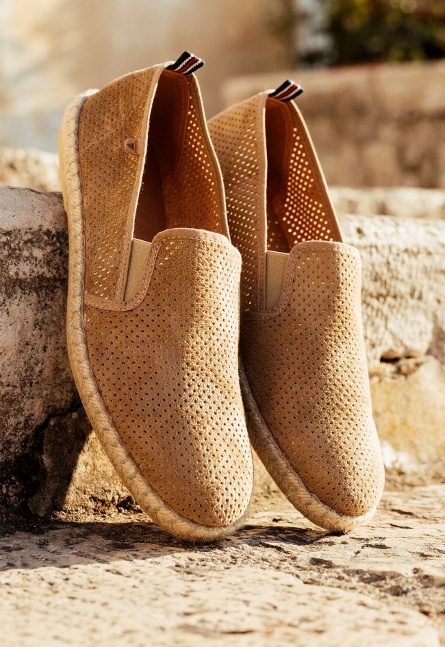 Alpargata de hombre en textil micro perforado color roble con suela de yute y goma | Fabricada en España | Verbenas Tom