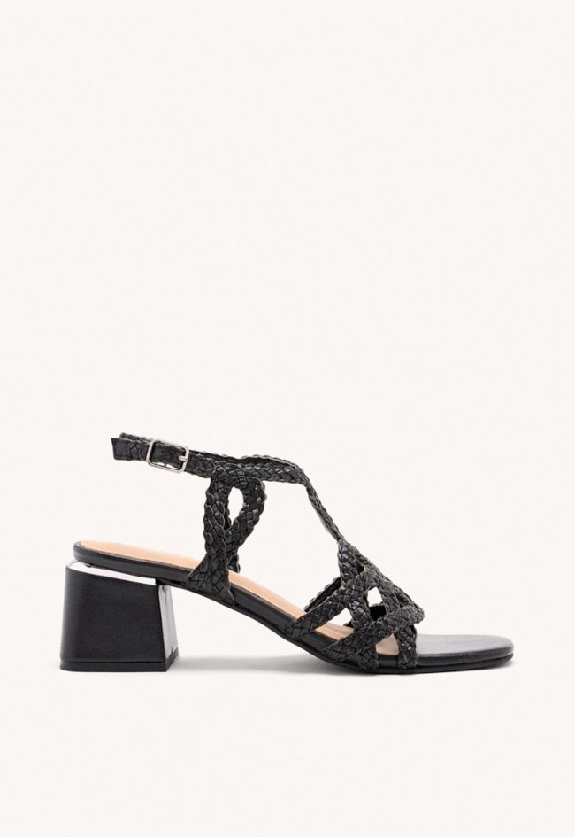 Sandalia de mujer en piel trenzada negra con tacón medio de 5,5 cm y planta acolchada | GIOSEPPO CRESCENT