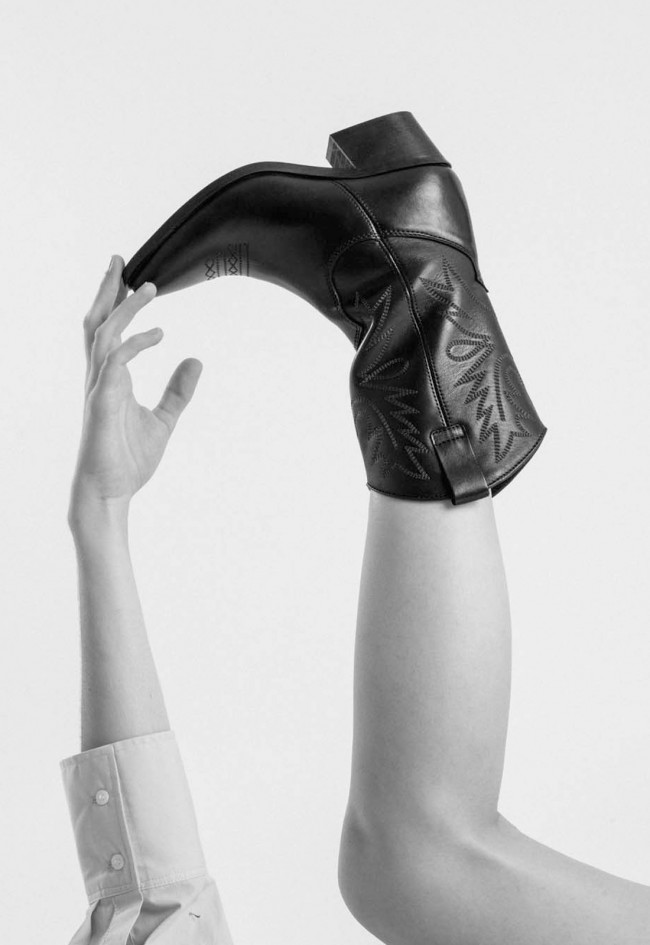 Bota cowboy en piel bordada mujer Glo 6600 color negro con sofisticación y carácter