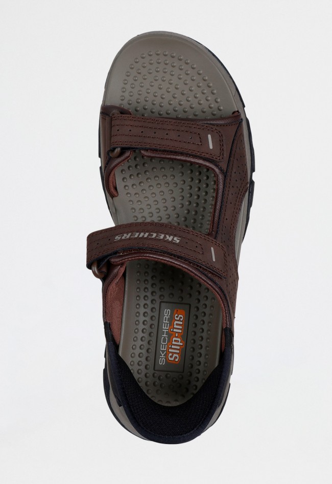 Sandalia hombre Skechers Slip-ins Tresmen Reece chocolate con Heel Pillow y ajuste Relaxed Fit sin usar las manos