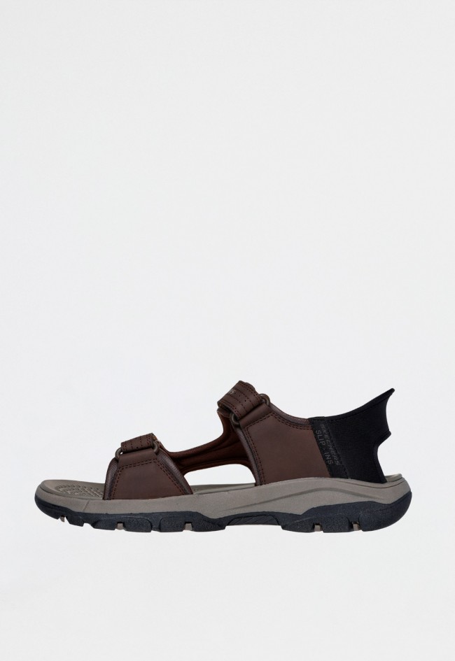 Sandalia hombre Skechers Slip-ins Tresmen Reece chocolate con Heel Pillow y ajuste Relaxed Fit sin usar las manos