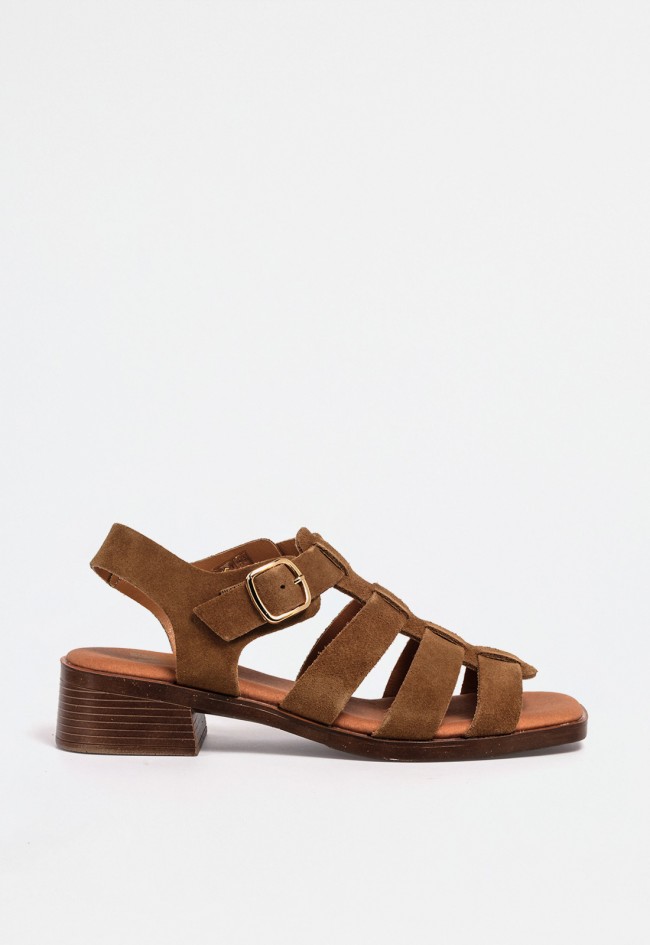 Sandalia cangrejera de mujer en piel color cuero con tacón medio – diseño cómodo y veraniego con estilo atemporal VAS binka