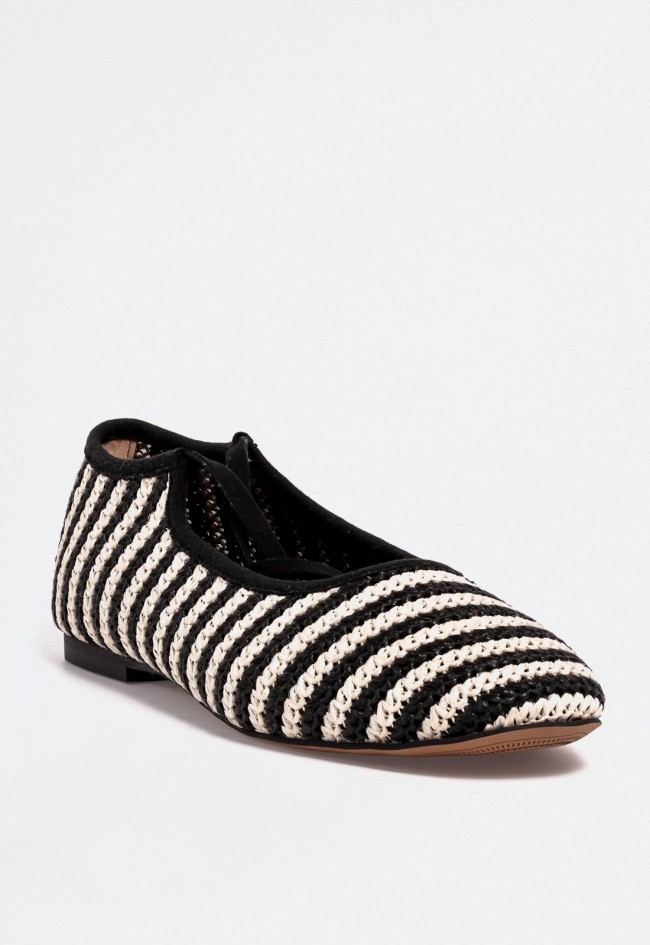 Bailarina plana trenzada en blanco y negro con cordones para mujer – estilo gráfico y artesanal con carácter VAS c11047