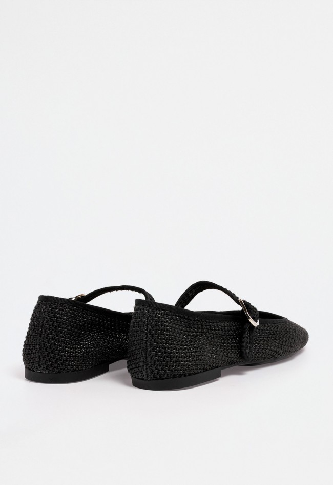 Bailarina trenzada negra con tira cruzada y hebilla dorada – elegancia artesanal en clave femenina Why Pink? m5225