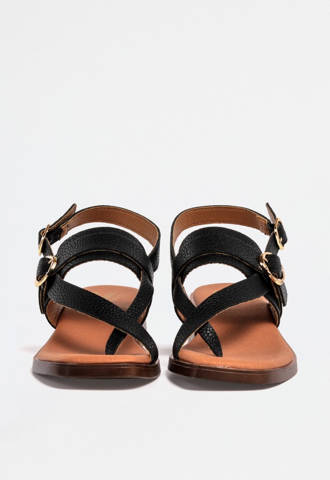 Sandalia negra de piel mujer con tacón medio, tiras cruzadas y doble hebilla dorada – diseño sofisticado y cómodo VAS binka