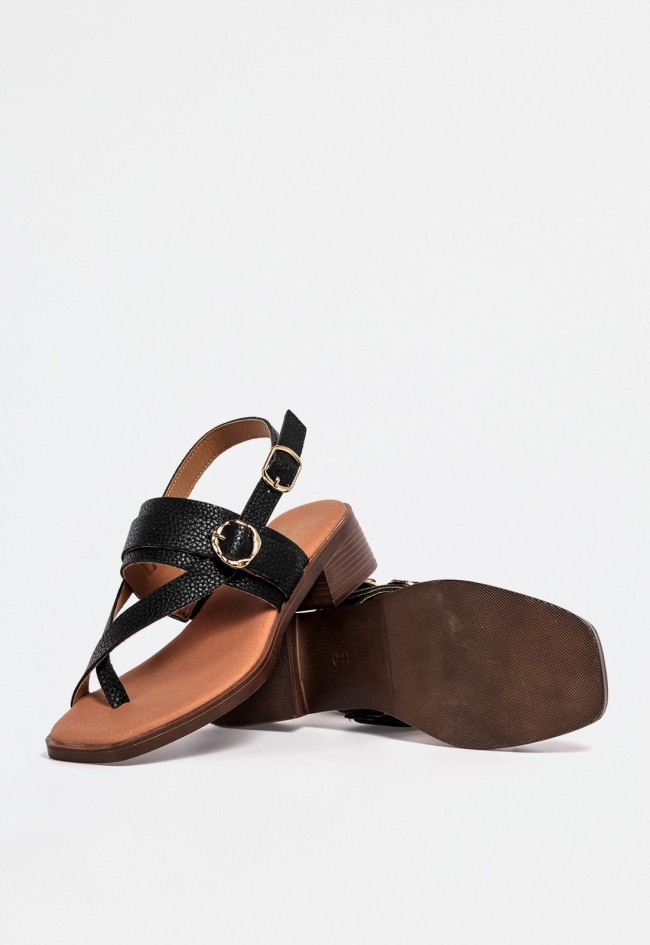 Sandalia negra de piel mujer con tacón medio, tiras cruzadas y doble hebilla dorada – diseño sofisticado y cómodo VAS binka