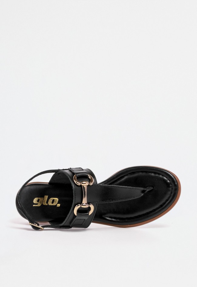 Sandalia mujer negra de dedo en piel con cuña media y broche dorado – elegancia y estilo para el verano VAS 412-beta