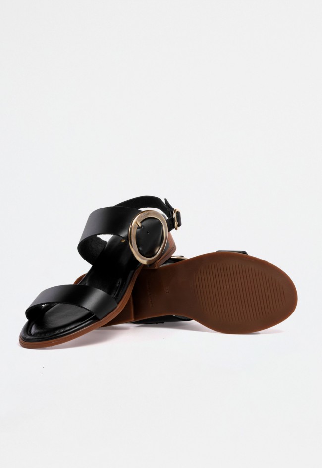 Sandalia mujer negra de cuña media con tiras y hebillas doradas – estilo contemporáneo y sofisticado VAS 422-beta