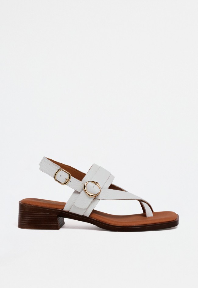 Sandalia mujer blanca de piel con tacón medio ancho, tiras cruzadas y doble hebilla – elegancia y comodidad VAS binka