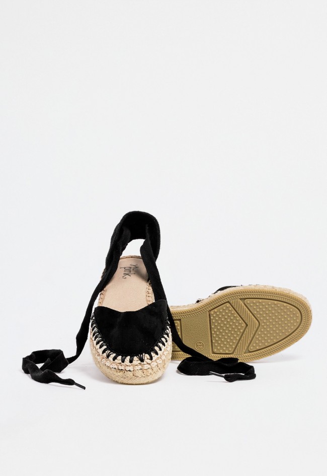 Alpargata plana negra de mujer con suela de esparto y cordones – tradición mediterránea con estilo atemporal Why Pink? m5420