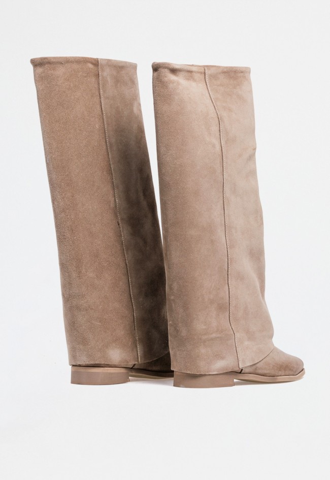 Bota alta cowboy de mujer con polaina incorporada – estilo western con carácter y personalidad beige Chini Equipe divina