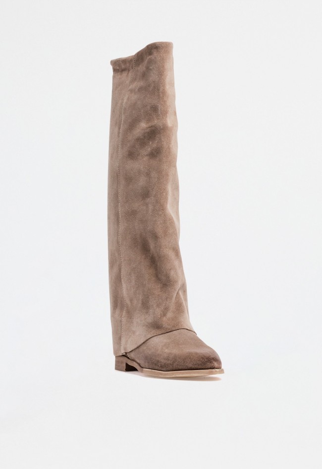 Bota alta cowboy de mujer con polaina incorporada – estilo western con carácter y personalidad beige Chini Equipe divina