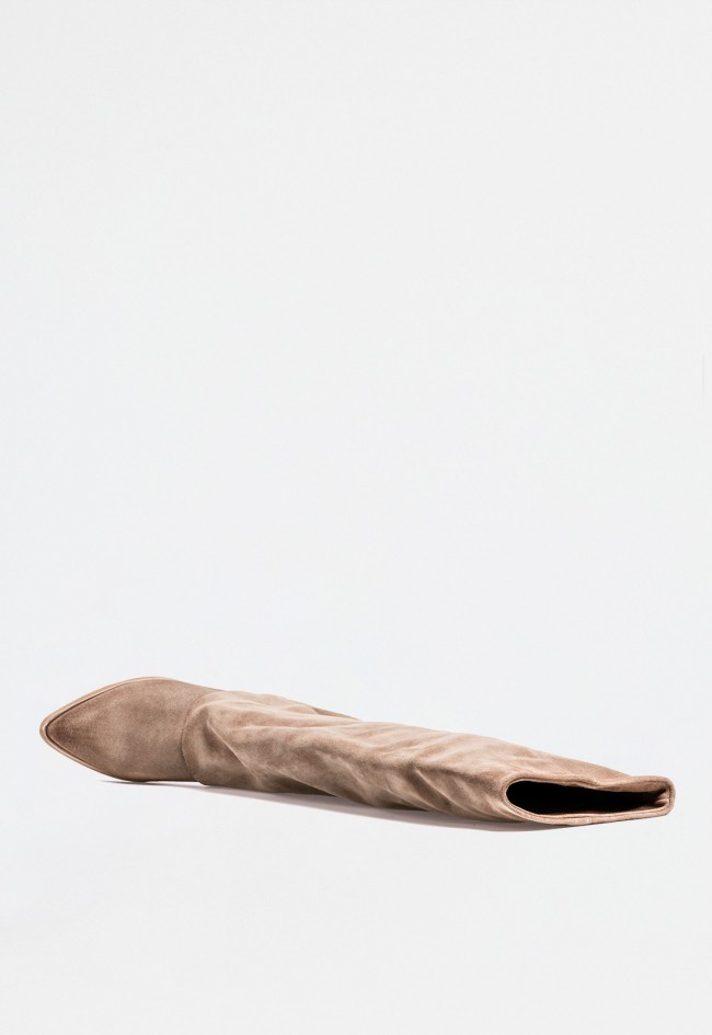 Bota alta cowboy de mujer con polaina incorporada – estilo western con carácter y personalidad beige Chini Equipe divina