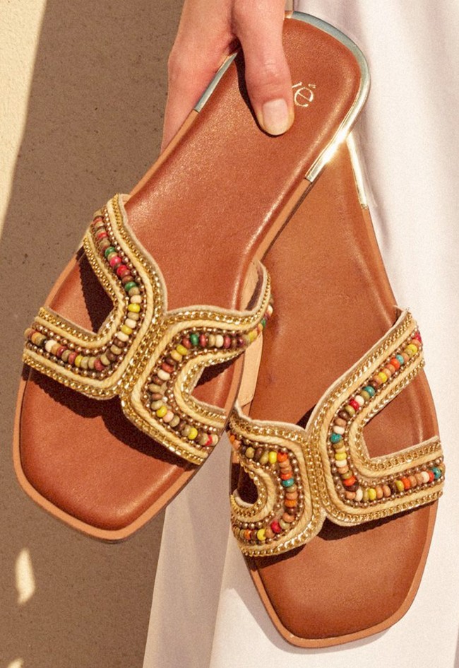 Sandalia plana color cuero con plantilla de piel – versatilidad elegante para tu fondo de armarion cuero EXE sabrina-726