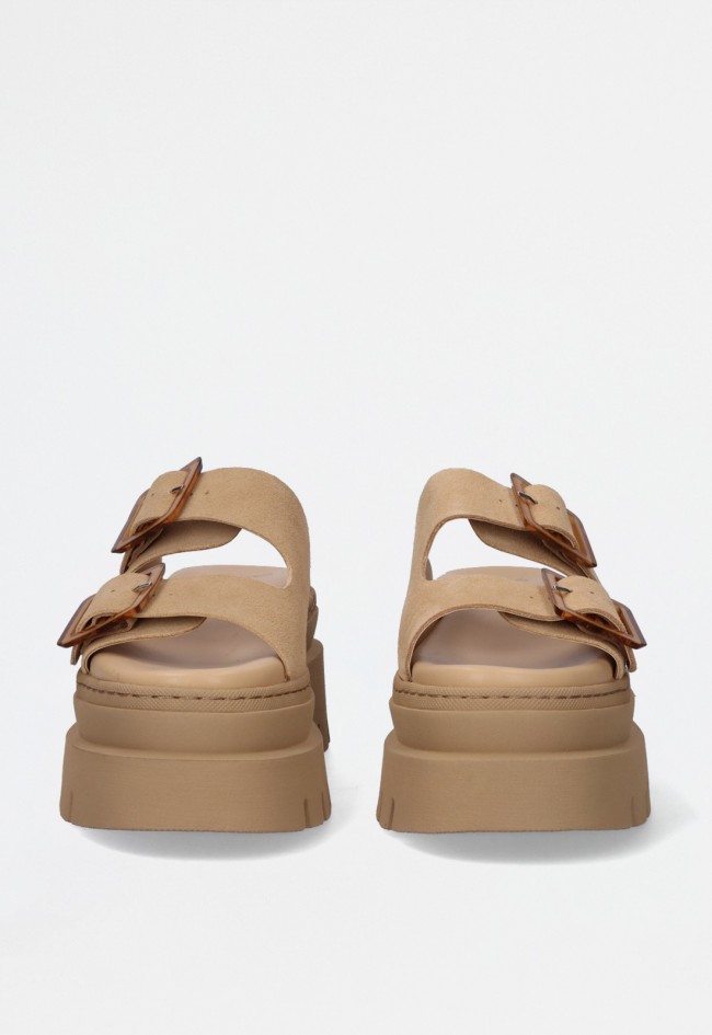 Sandalia plataforma en piel color sand con doble correa y hebilla – estilo y comodidad todo el verano EXE 240621