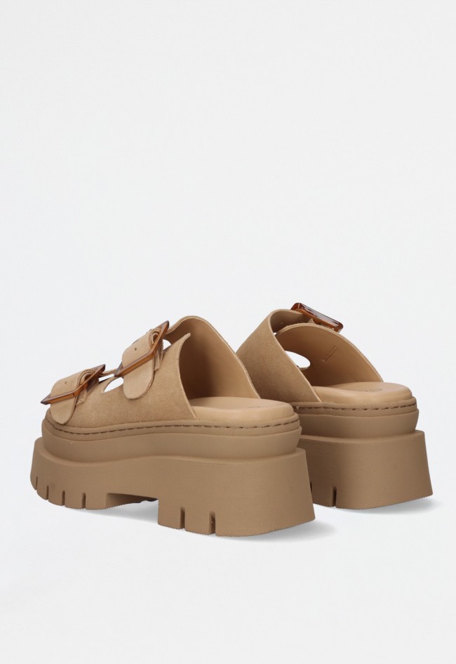 Sandalia plataforma en piel color sand con doble correa y hebilla – estilo y comodidad todo el verano EXE 240621