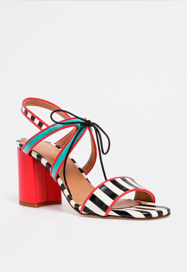Sandalia de tacón alto en piel con rayas blancas y negras, cierre de cordones y diseño sofisticado Glo Mariposa