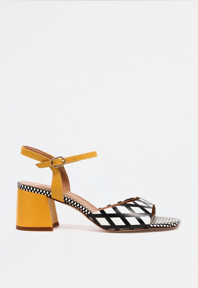 Sandalia tacón ancho de mujer en piel color amarillo con estampado de rombos – estilo geométrico y alegre Glo chija