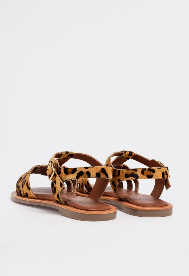Sandalia plana de piel estampado leopardo para mujer con diseño de tiras y hebilla dorada VAS rsp-10807