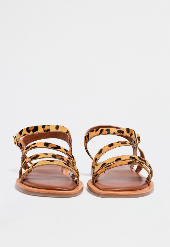 Sandalia plana de piel con pelillo y estampado leopardo con tiras finas y pulsera ajustable al tobillo VAS rsp-11069