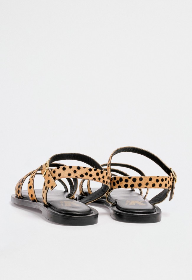 Sandalia pony plana de mujer de piel y lunares tipo animal print con tiras finas y cierre ajustable al tobillo VAS rsp-11069