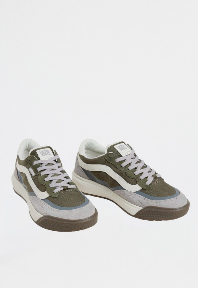 Zapatilla de hombre VANS UltraRange 2.0 SE MTE verde oliva con diseño técnico y estilo outdoor urbano