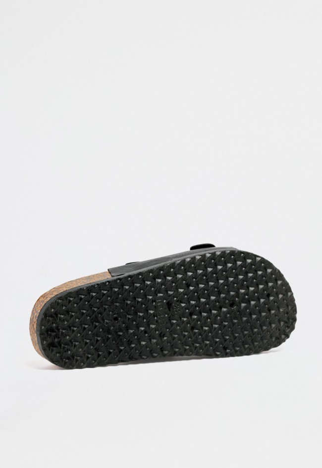 Sandalia bio negra de mujer con hebillas metálicas y suela corcho - estilo effortless y comfy chic VAS 27-2003