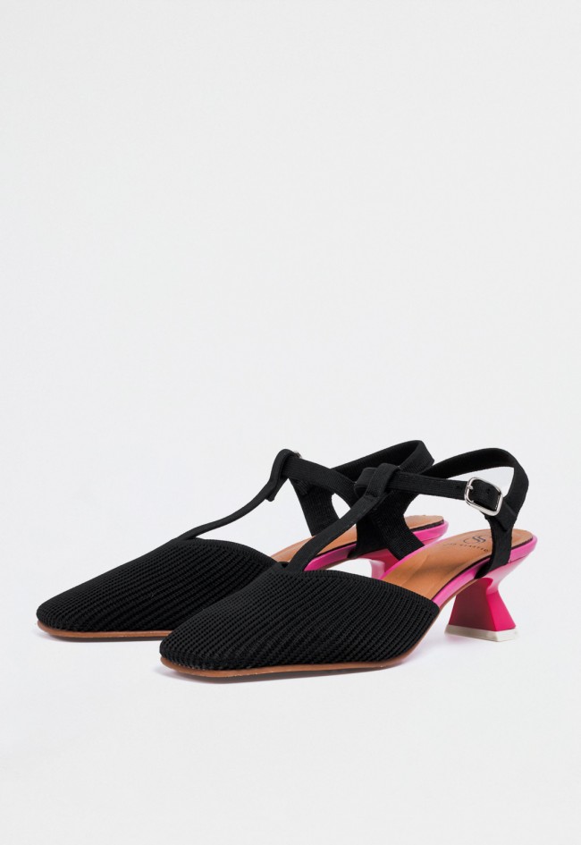 Zapato destalonado negro de mujer con tacón fucsia — sofisticación y tendencia a cada paso MISS ELASTIC 76403