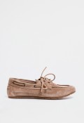 Náutico de mujer en piel serraje color taupe — estilo clásico y desenfadado con un toque chic Glo 8517