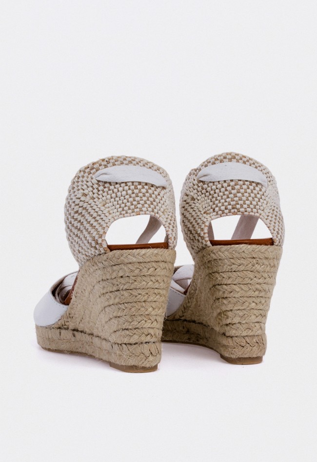Alpargata de mujer en piel blanca con cuña de yute y cintas — elegancia mediterránea con toque fresco Shiny 7003