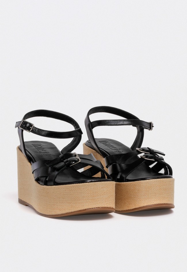 Sandalia de piel negra con cuña y plataforma efecto rafia — estilo y altura con comodidad Dansi 7556