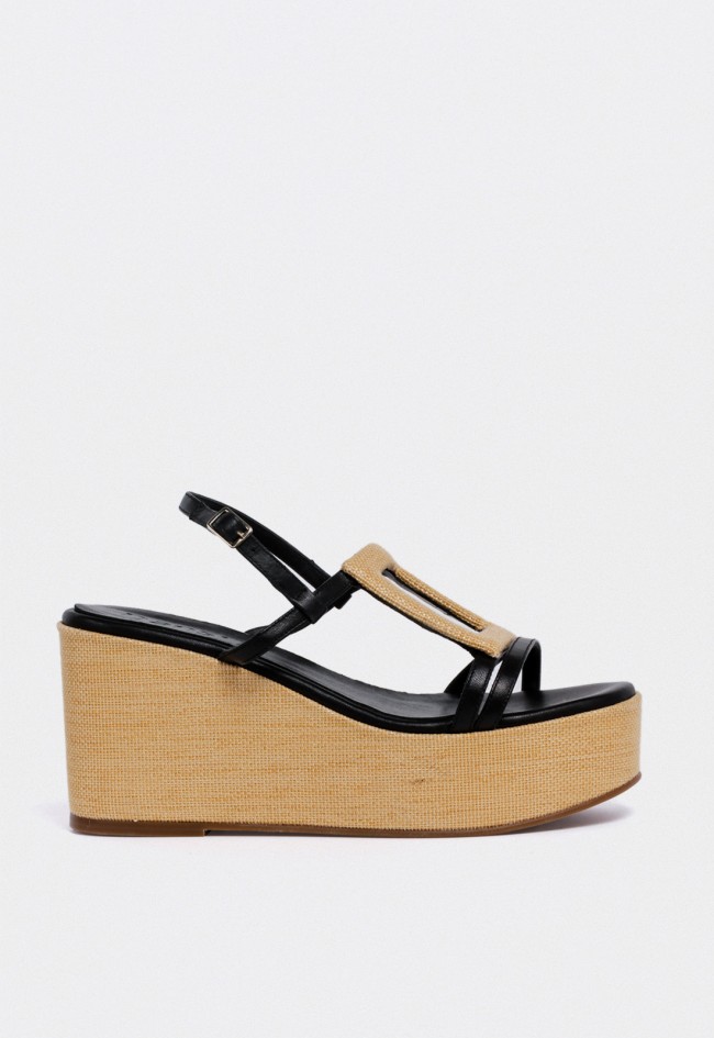 Sandalia de piel negra con cuña y detalle rafia — diseño sofisticado y cómodo Dansi 7555