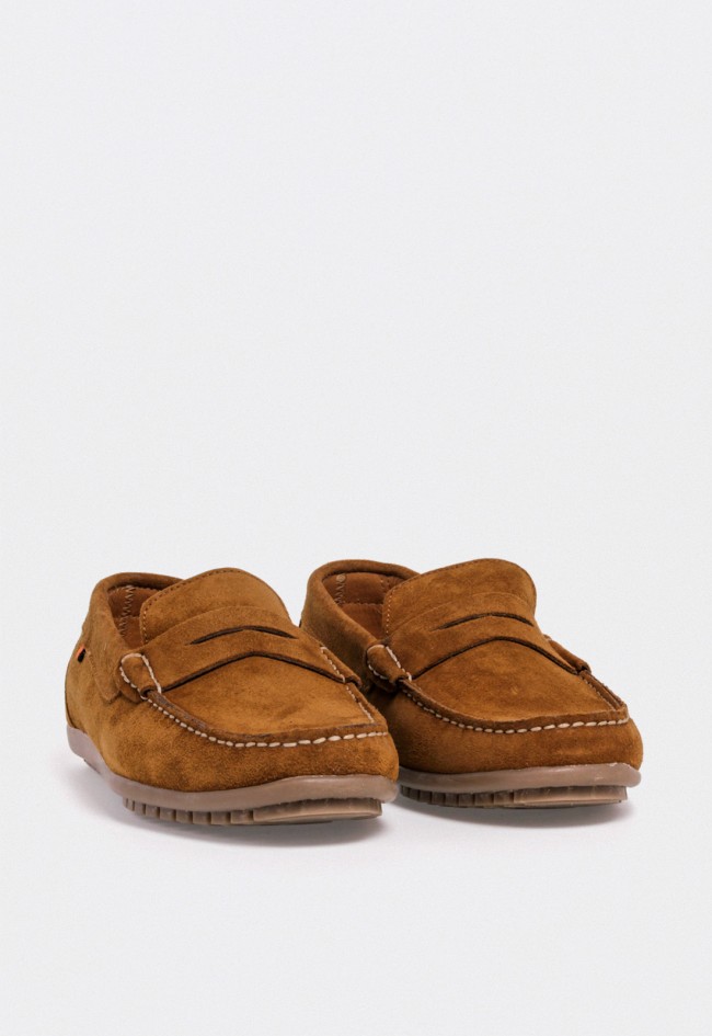 Mocasín de hombre en serraje color cuero — estilo clásico y confort casual Benson 80102
