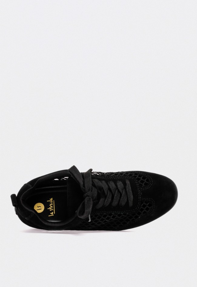 Zapatilla de rejilla y serraje en negro para mujer — estilo urbano y ligereza La strada 2402427