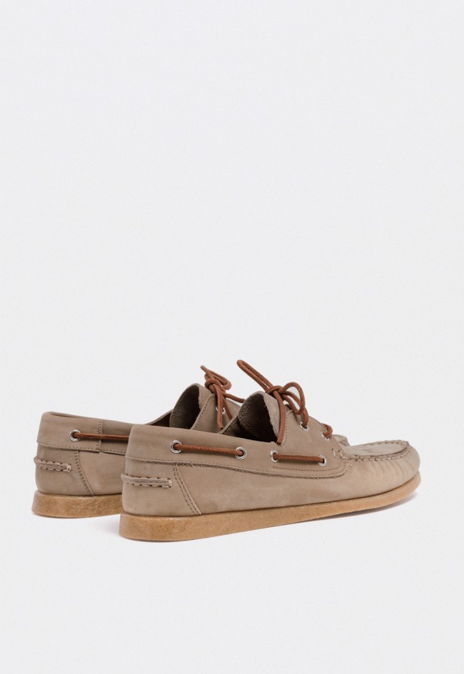 Náutico de piel beige para hombre — estilo clásico y confort atemporal Benson 84386