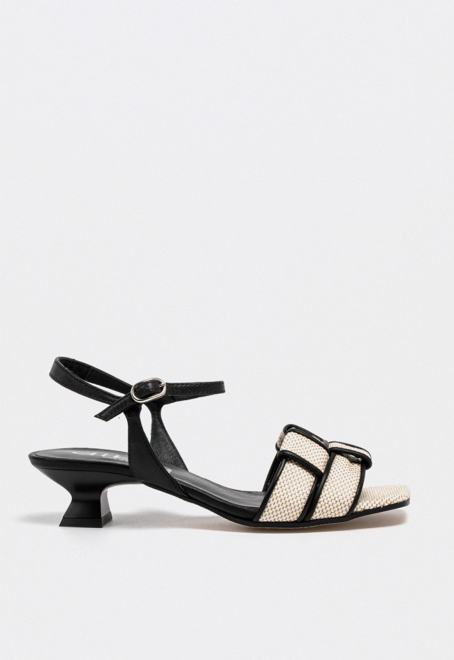 Sandalia de tacón bajo en blanco roto y negro con tiras trenzadas para mujer Dibia 14427