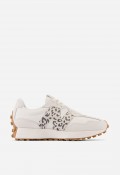 New Balance 327 beige – Zapatilla retro running con diseño angular y suela trail