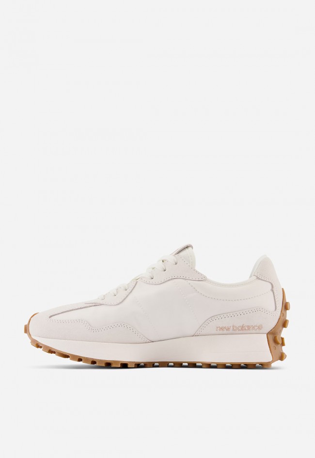 New Balance 327 beige – Zapatilla retro running con diseño angular y suela trail