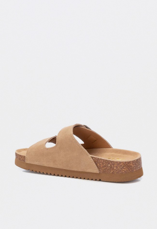 Sandalia bio de mujer en piel serraje camel con hebillas ajustables y suela antideslizante Xti 142552
