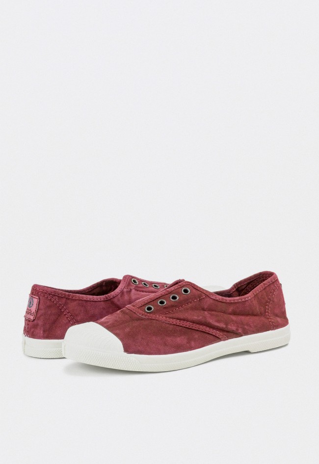 Zapatilla de lona Natural World mujer color burdeos sin cordones con puntera blanca