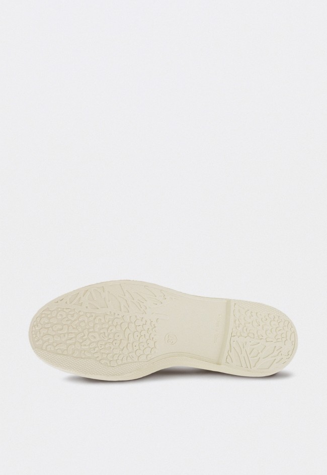 Zapatilla de lona Natural World mujer color burdeos sin cordones con puntera blanca