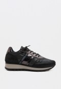 Zapatilla de mujer Cetti negra con piel y detalles metalizados, estilo urbano sofisticado Cetti c-849
