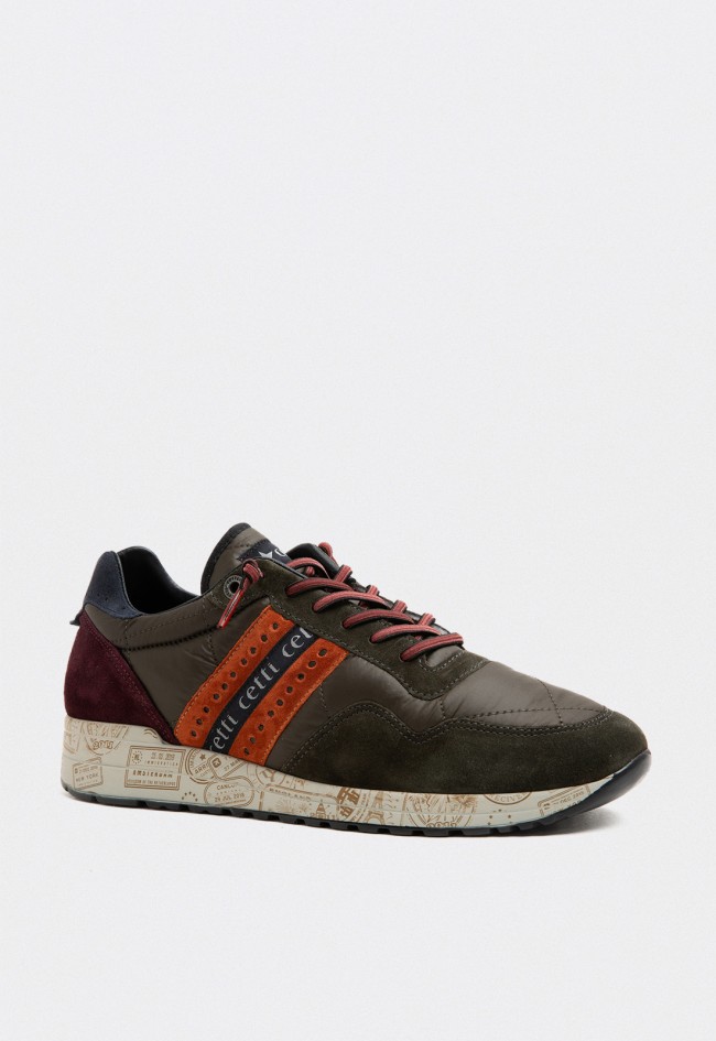 Zapatillas Cetti c-1308 hombre verde oliva con detalles burdeos y naranja, suela estampada