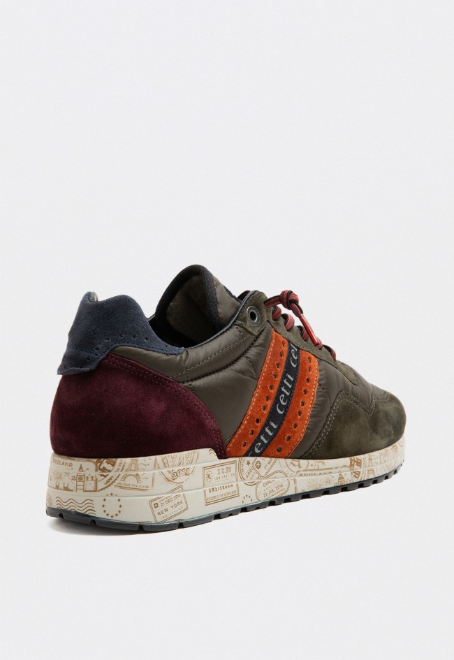 Zapatillas Cetti c-1308 hombre verde oliva con detalles burdeos y naranja, suela estampada