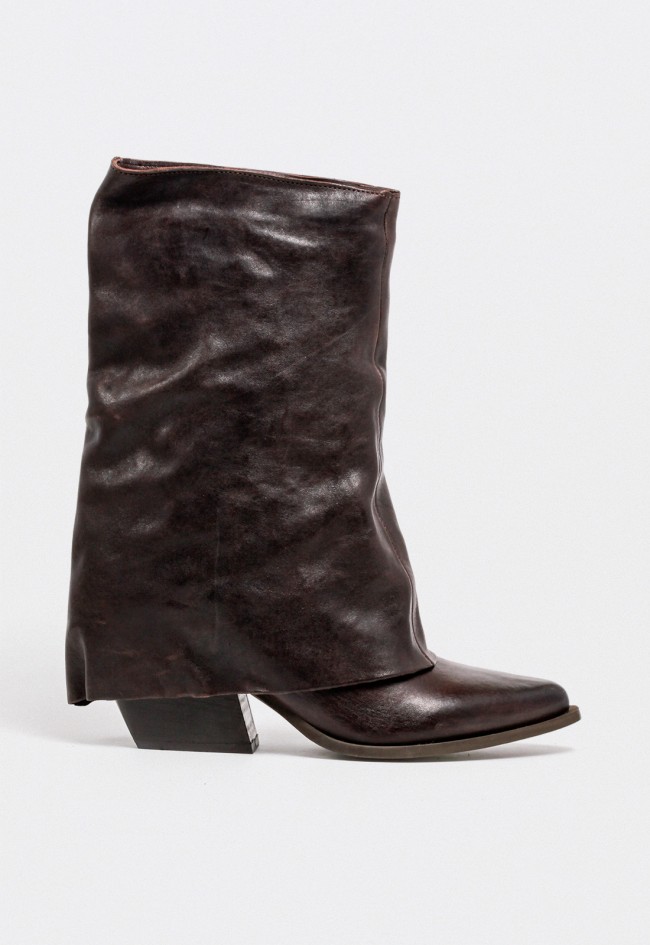Bota campera de mujer en piel marrón con polaina baja – estilo western chic GLO sabry