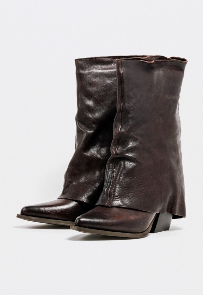 Bota campera de mujer en piel marrón con polaina baja – estilo western chic GLO sabry