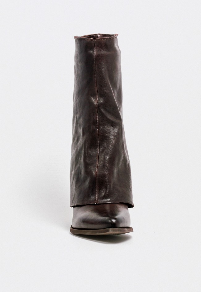 Bota campera de mujer en piel marrón con polaina baja – estilo western chic GLO sabry