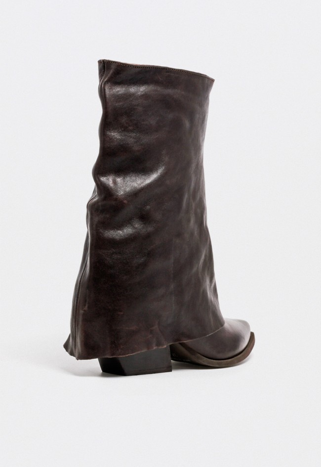Bota campera de mujer en piel marrón con polaina baja – estilo western chic GLO sabry