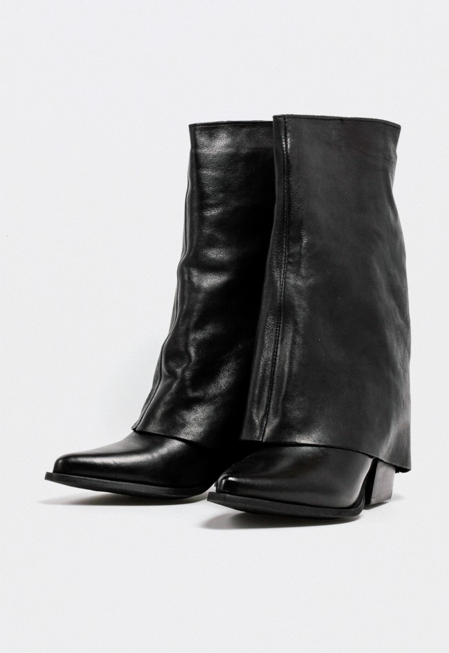 Bota campera de mujer en piel negra con polaina baja – estilo western moderno GLO sabry