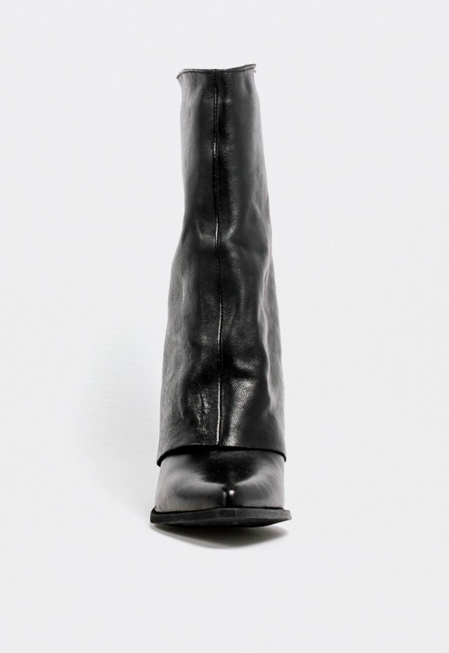Bota campera de mujer en piel negra con polaina baja – estilo western moderno GLO sabry